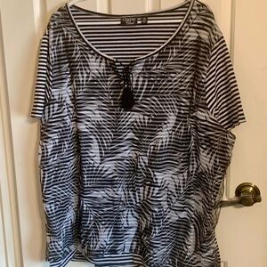 Onque Casuals Black and White Palm-Stripe Short Sleeve Top